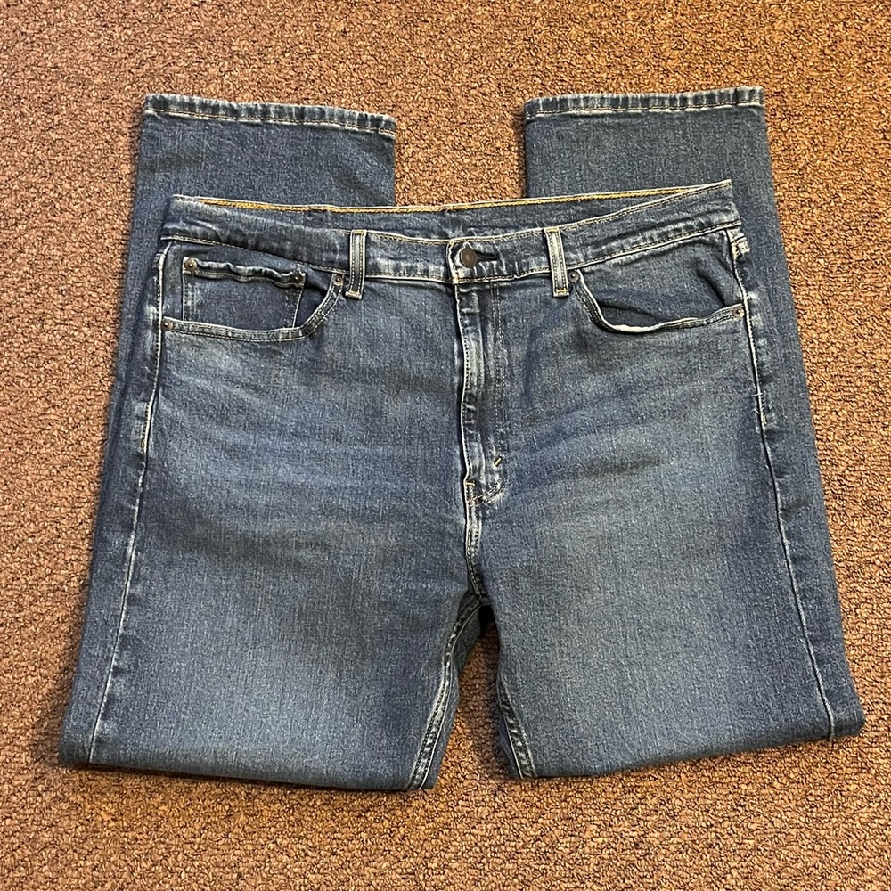 Levi’s men’s 505 medium wash blue jeans Size 38 x 30